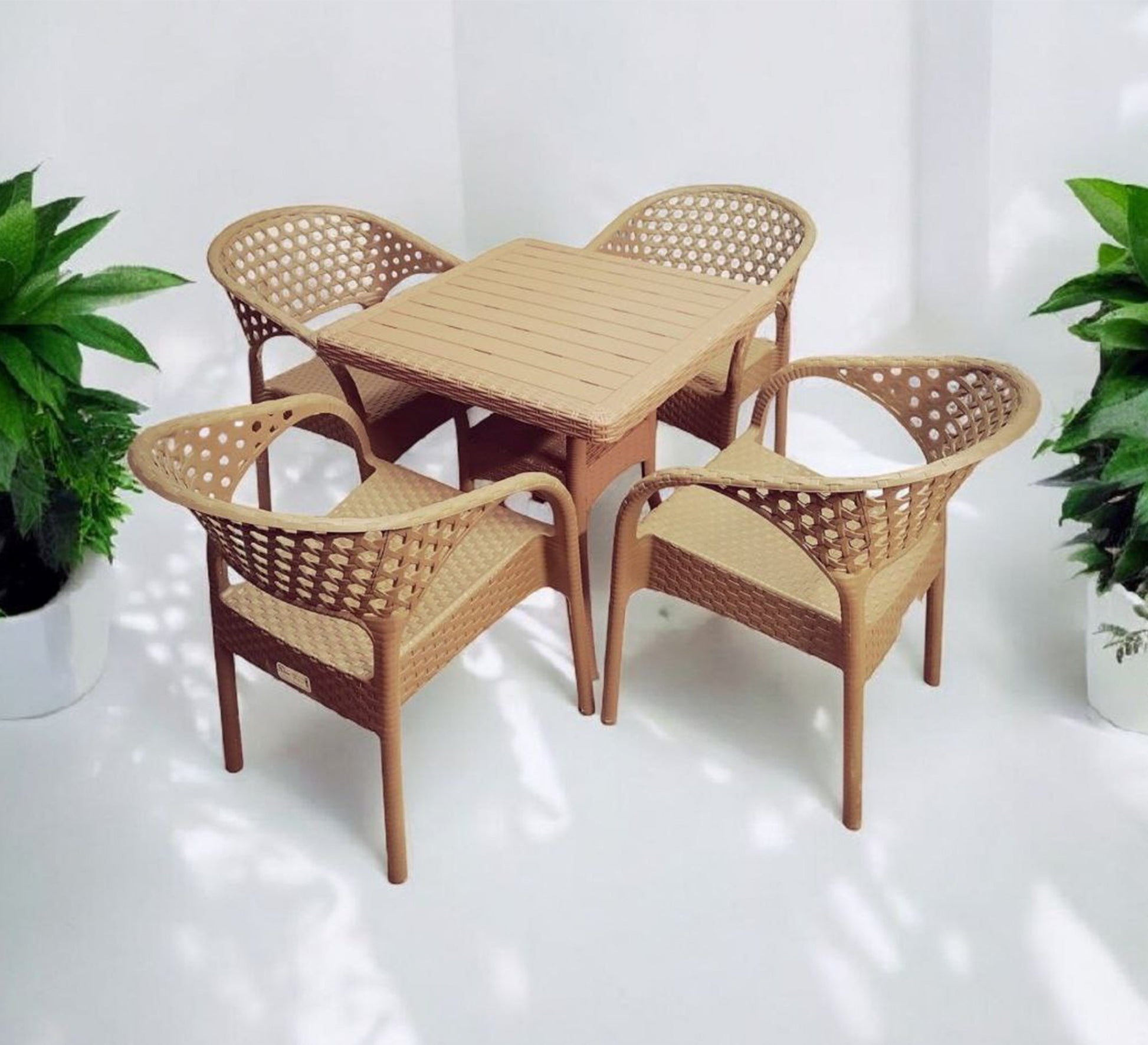 Stylish and comfortable outdoor furniture set - Vitrine Furniture - Outdoor Products