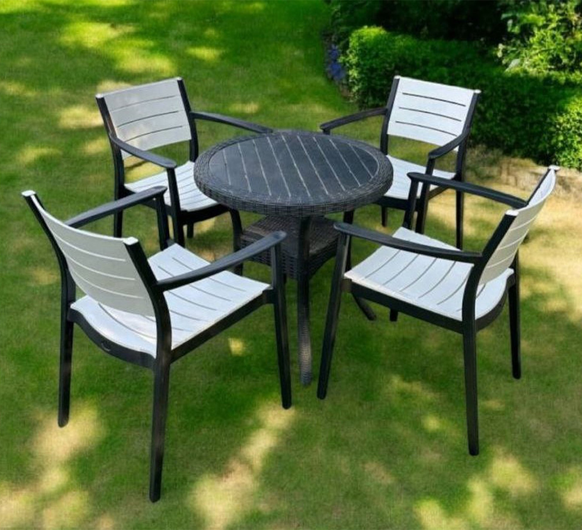 Stylish black and white outdoor dining set - Vitrine Furniture - Outdoor Products