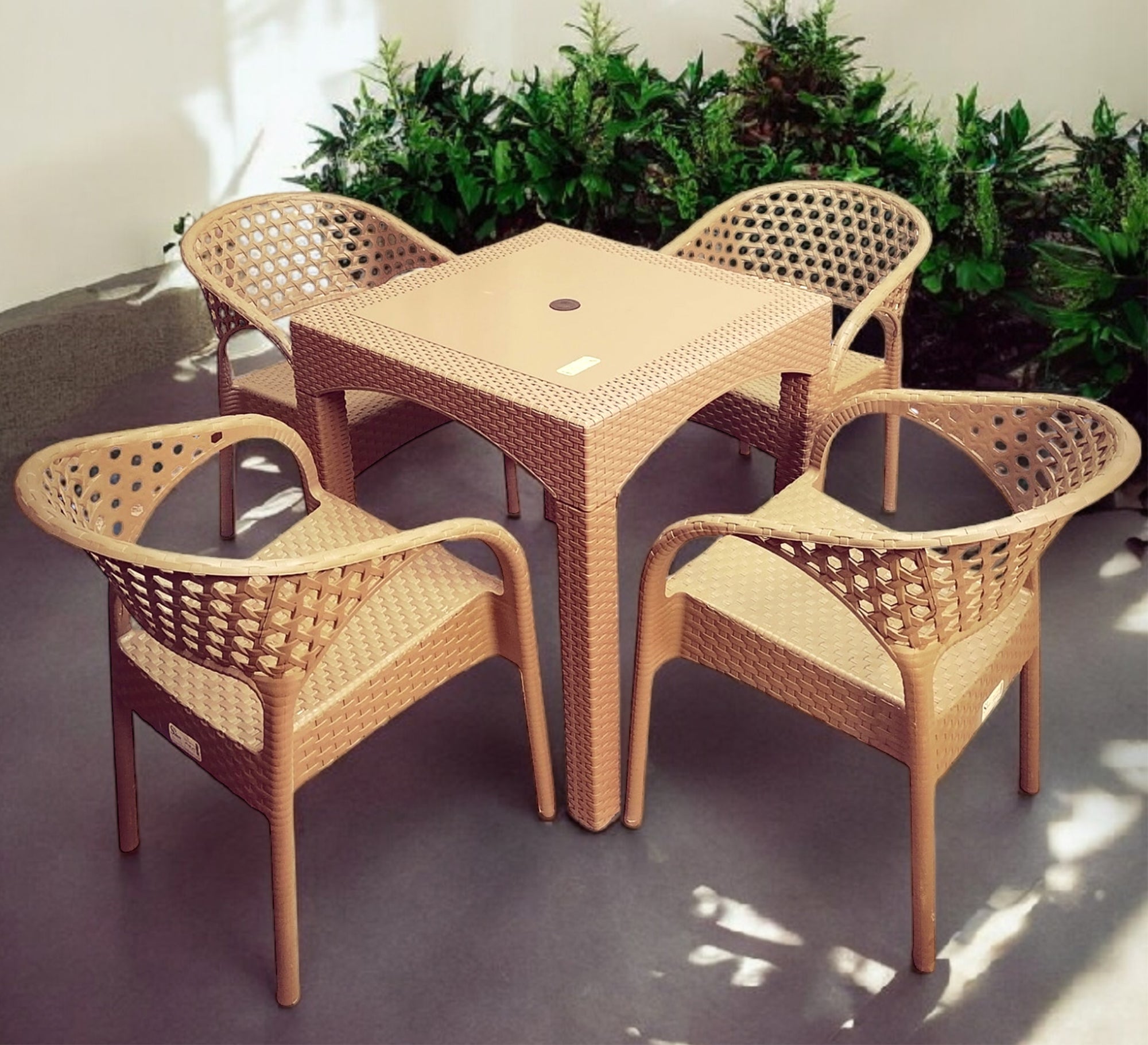 Stylish, comfortable, and durable outdoor furniture set - Vitrine Furniture - Outdoor Products