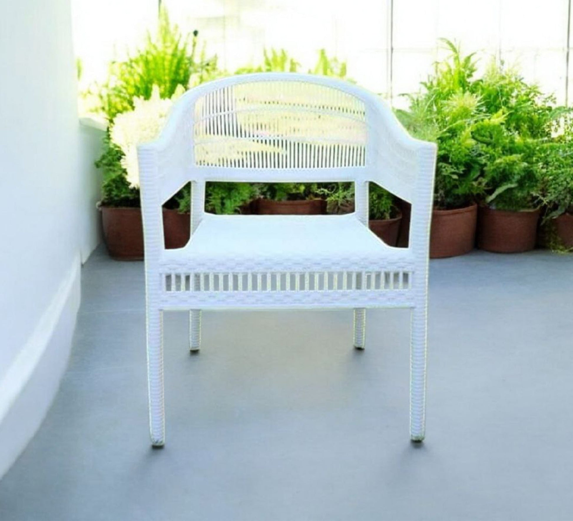 Stylish, comfortable, and durable white outdoor seating set - Vitrine Furniture - Outdoor Products