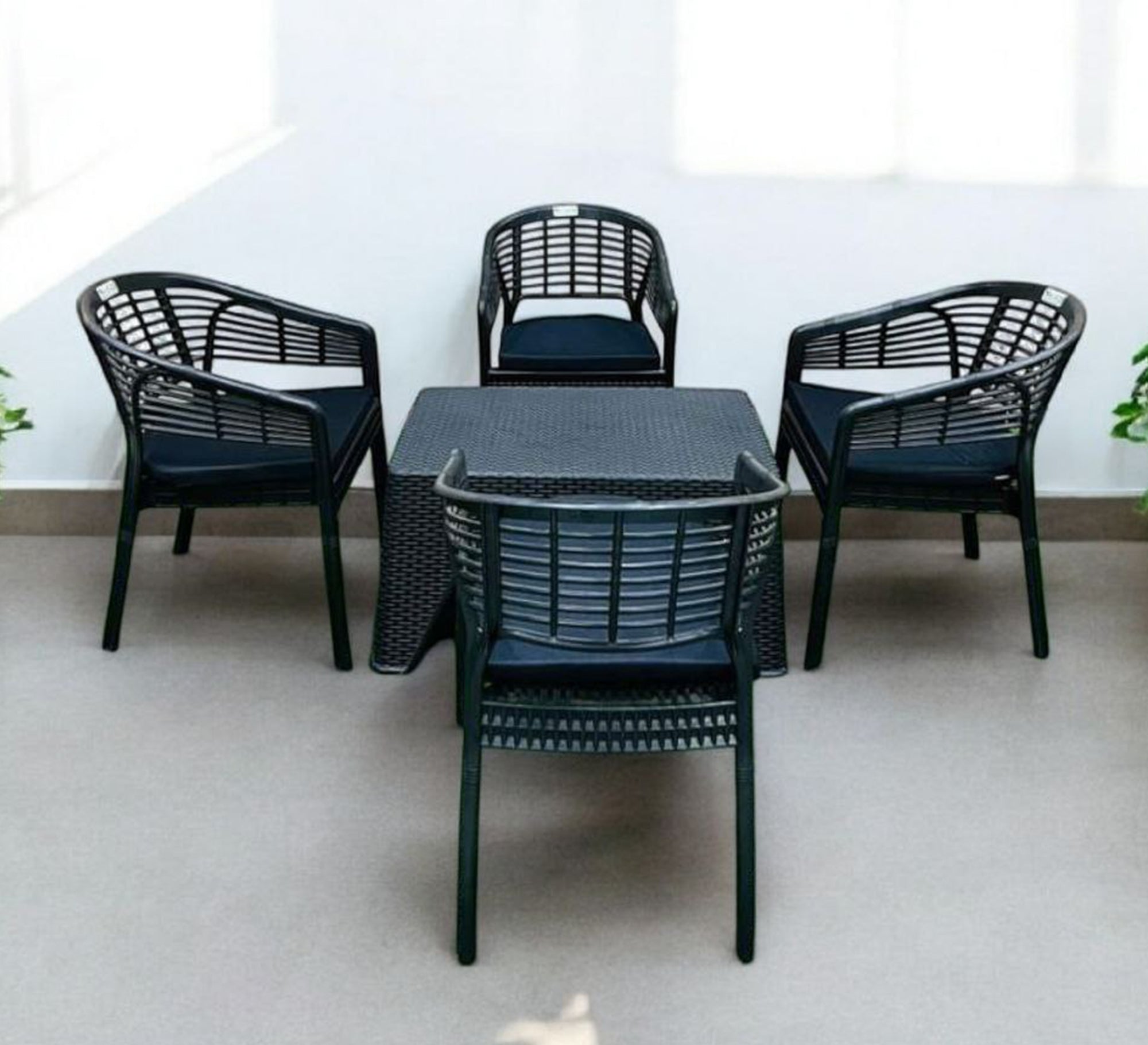 Stylish outdoor furniture set. - Vitrine Furniture - Outdoor Products