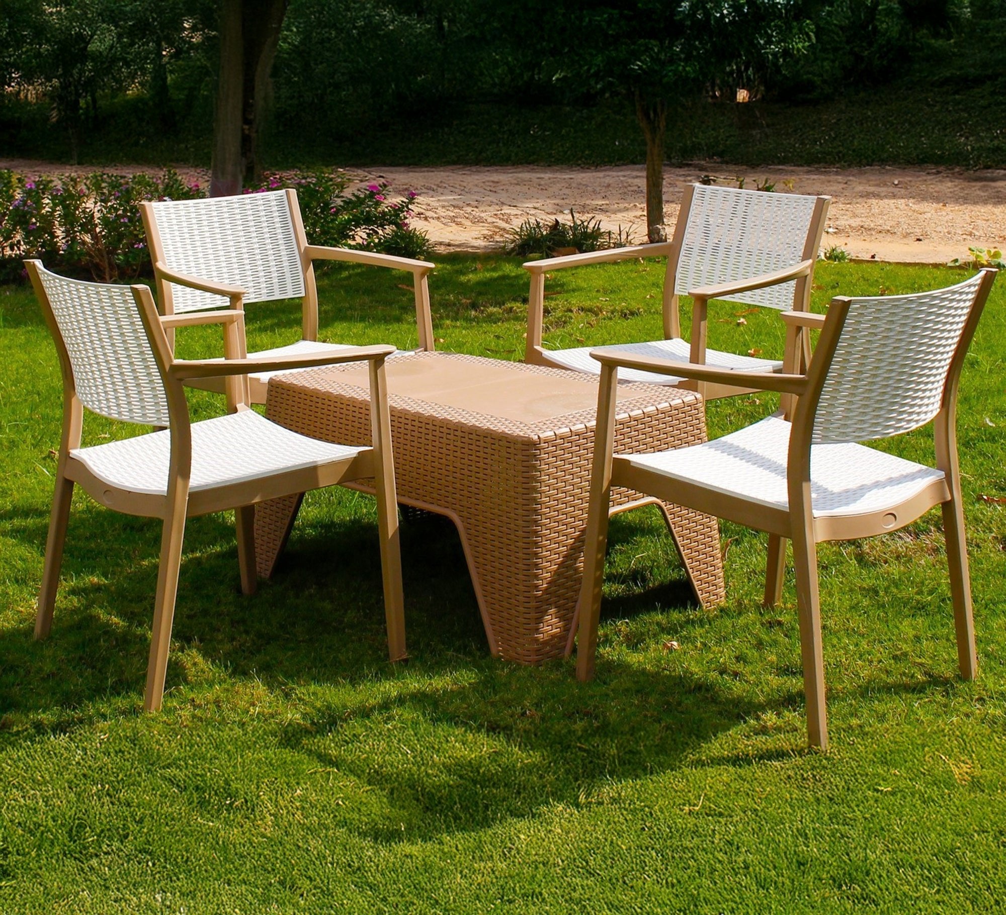 Stylish two - tone coffee table and chairs set - Vitrine Furniture - Outdoor Products