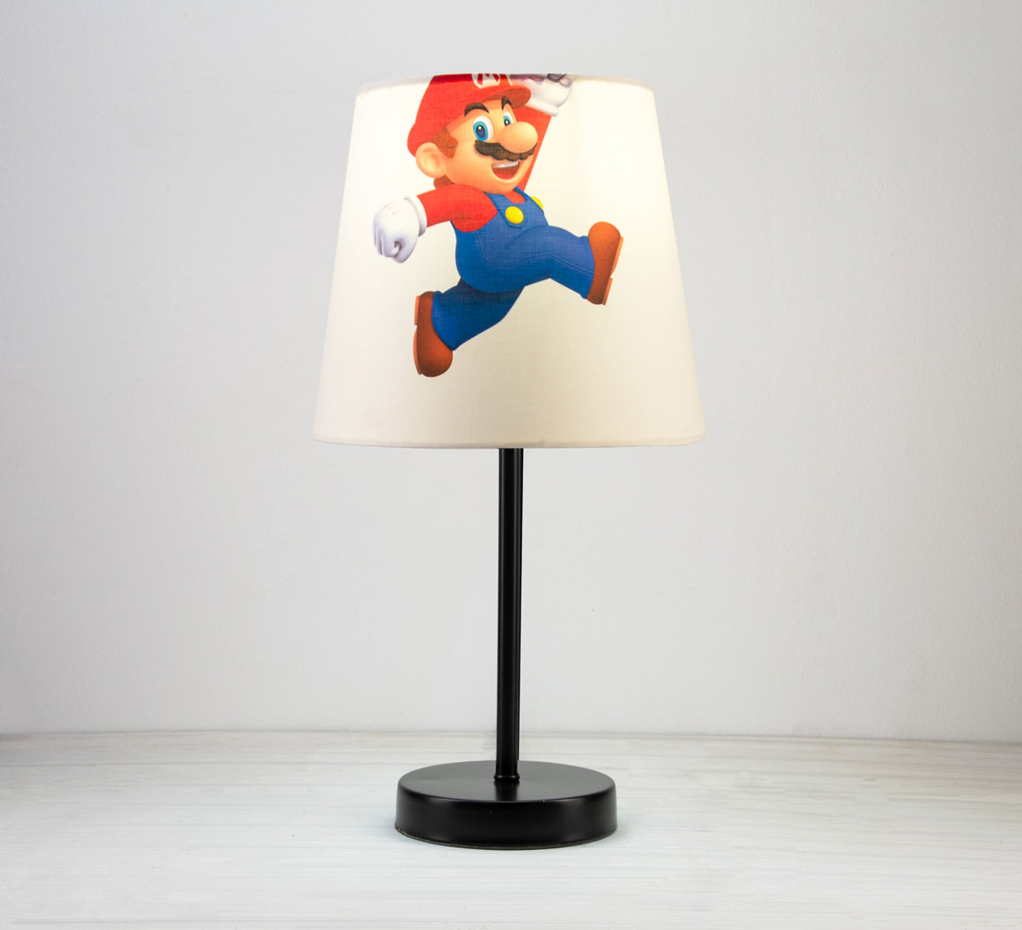 Super Mario Lamp: Adds gaming fun to your room with a black base - Vitrine Furniture - Lighting