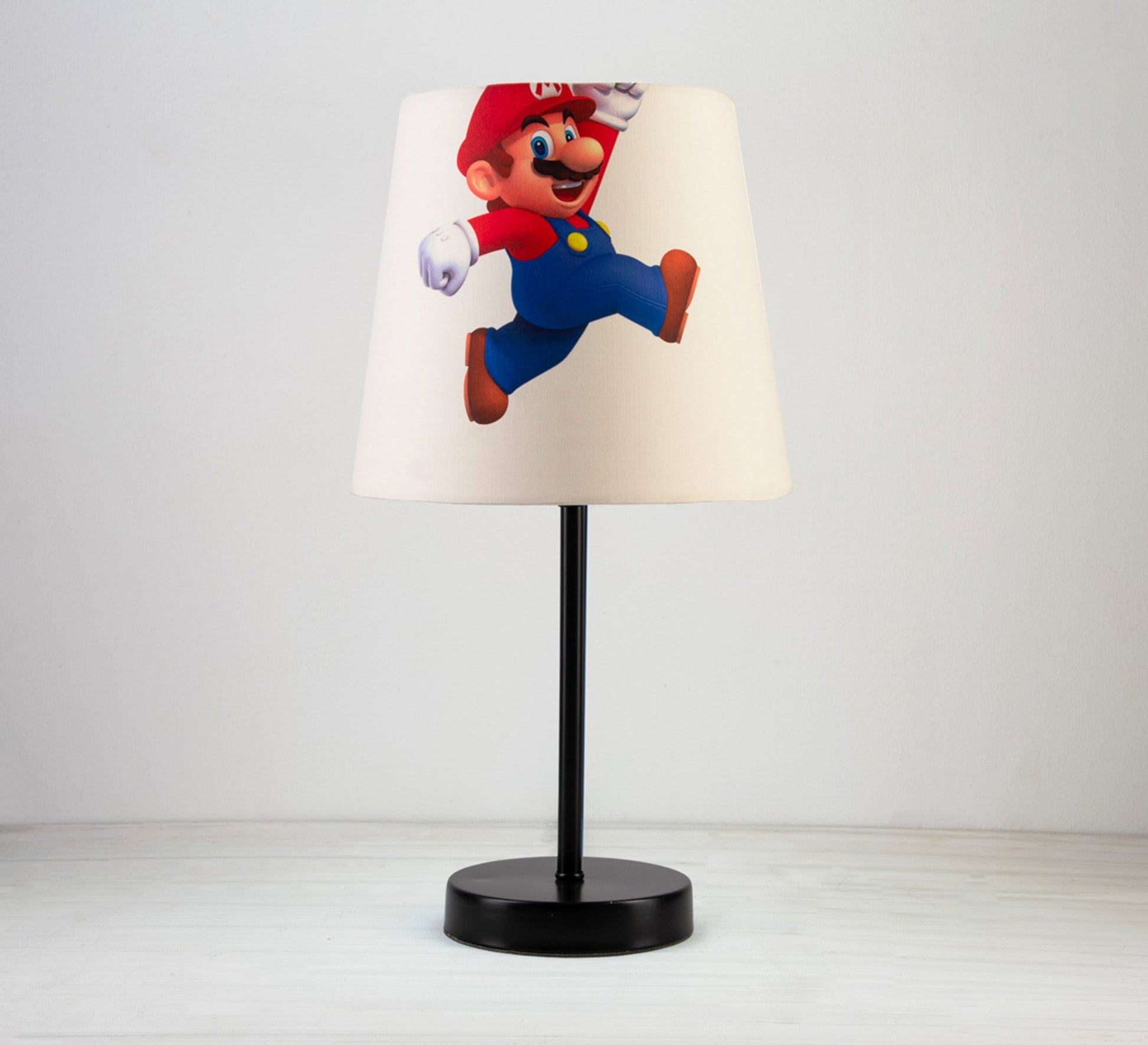 Super Mario Lamp: Adds gaming fun to your room with a black base - Vitrine Furniture - Lighting