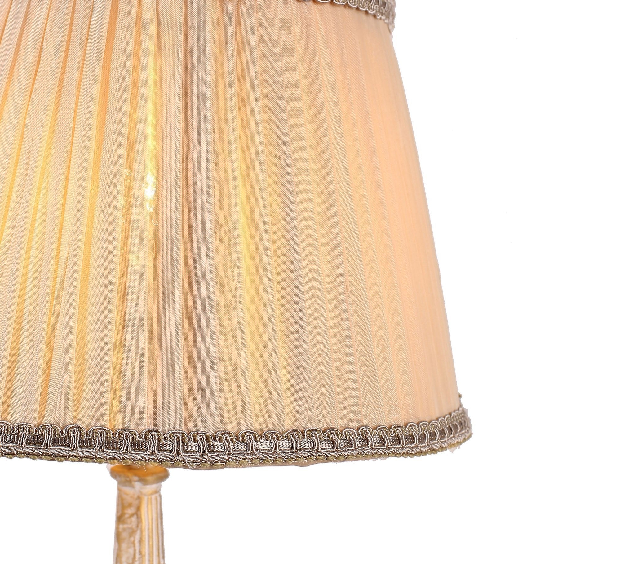 Table lamp with a antique classic touch - Vitrine Furniture - Lighting