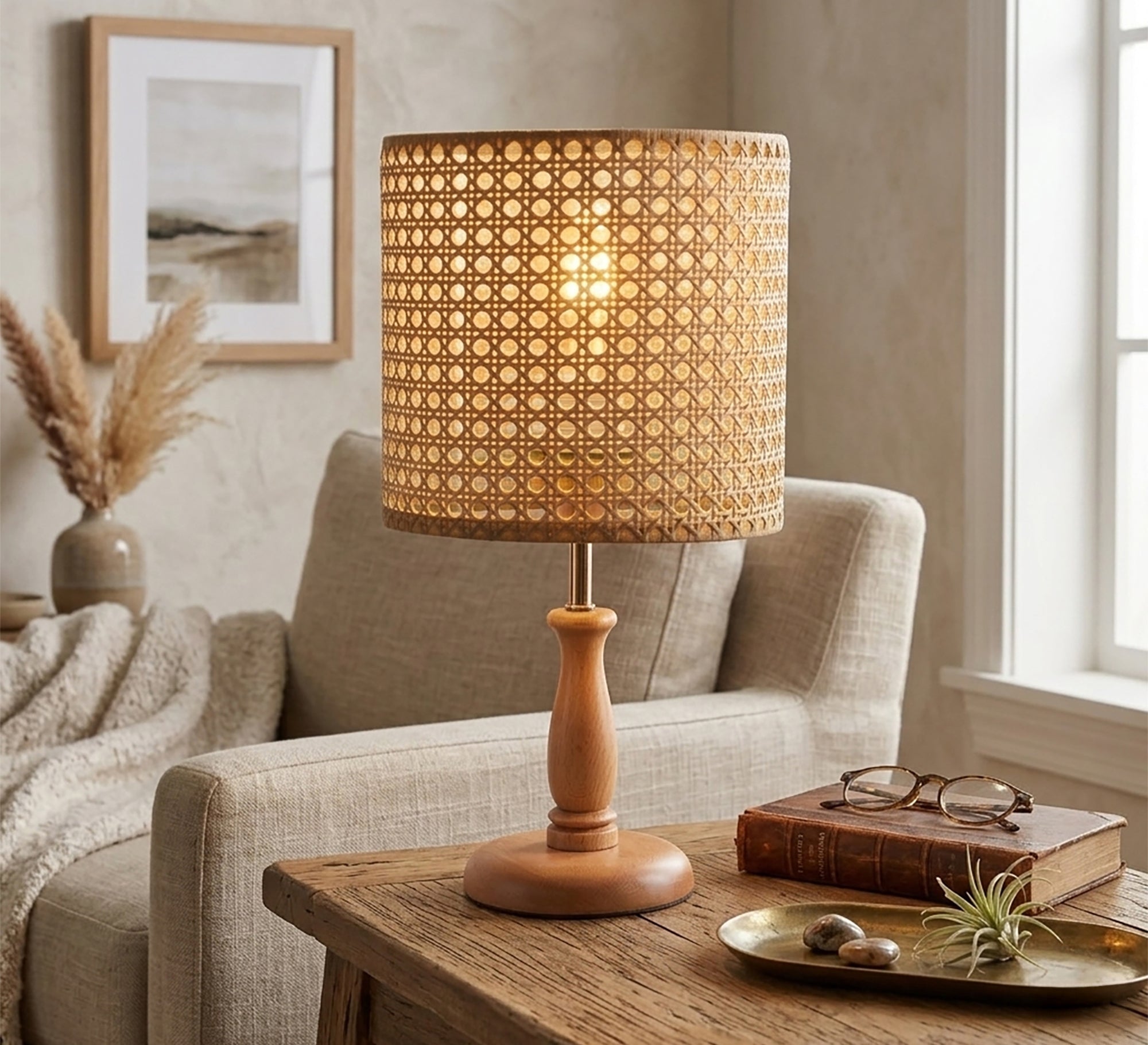 Table lamp with a carved wooden base - Vitrine Furniture - Table lamps
