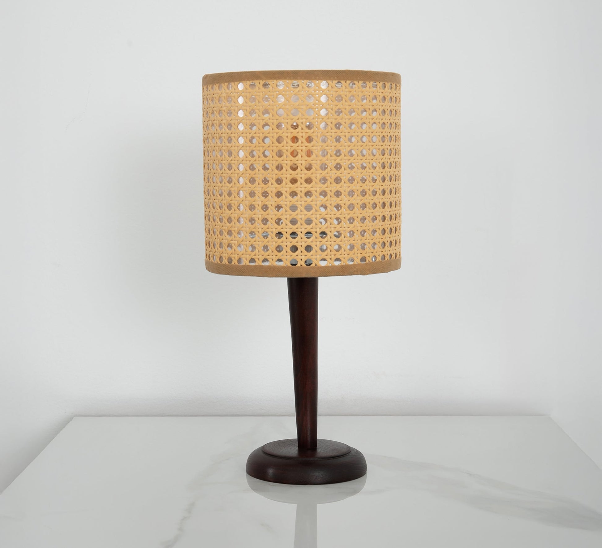 Table lamp with a classical touch - Vitrine Furniture - Table lamps