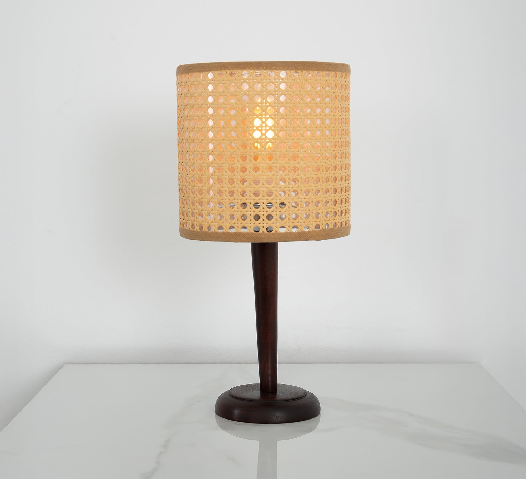 Table lamp with a classical touch - Vitrine Furniture - Table lamps