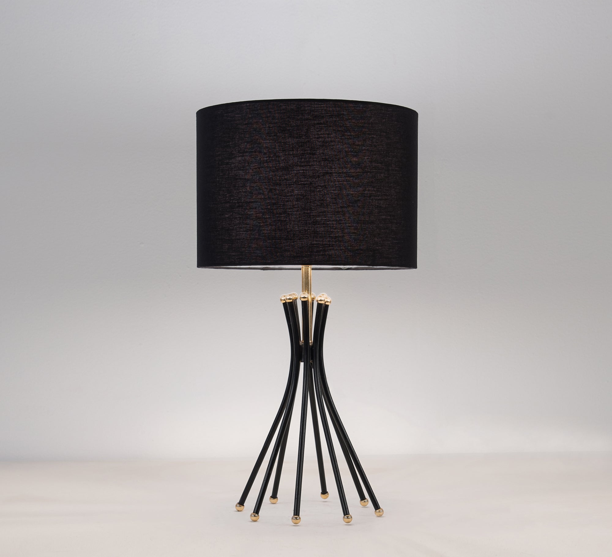 Table lamp with black shade and black base - Vitrine Furniture - Lighting