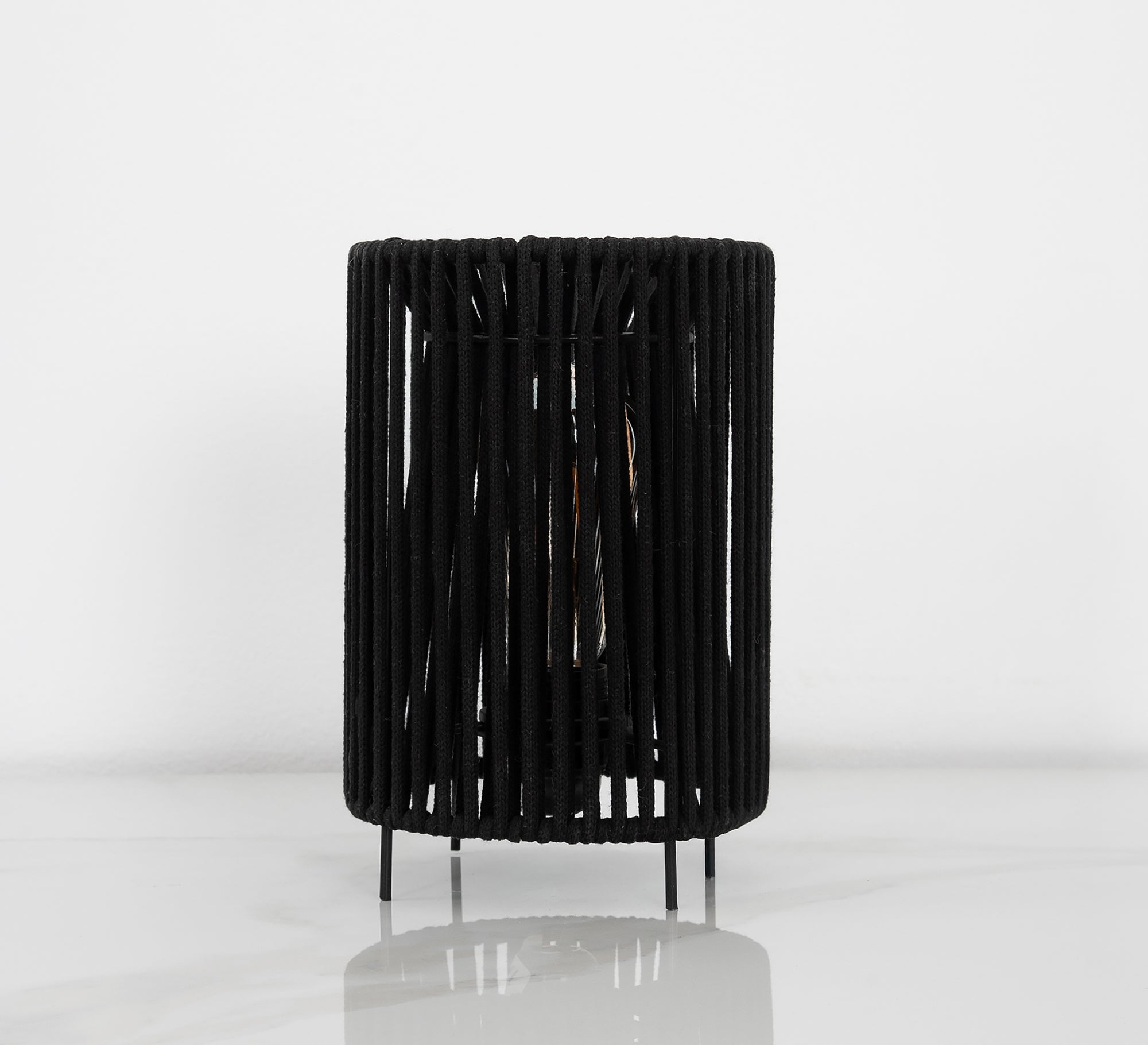 Table lamp with cylindrical shade - Vitrine Furniture - Table lamps