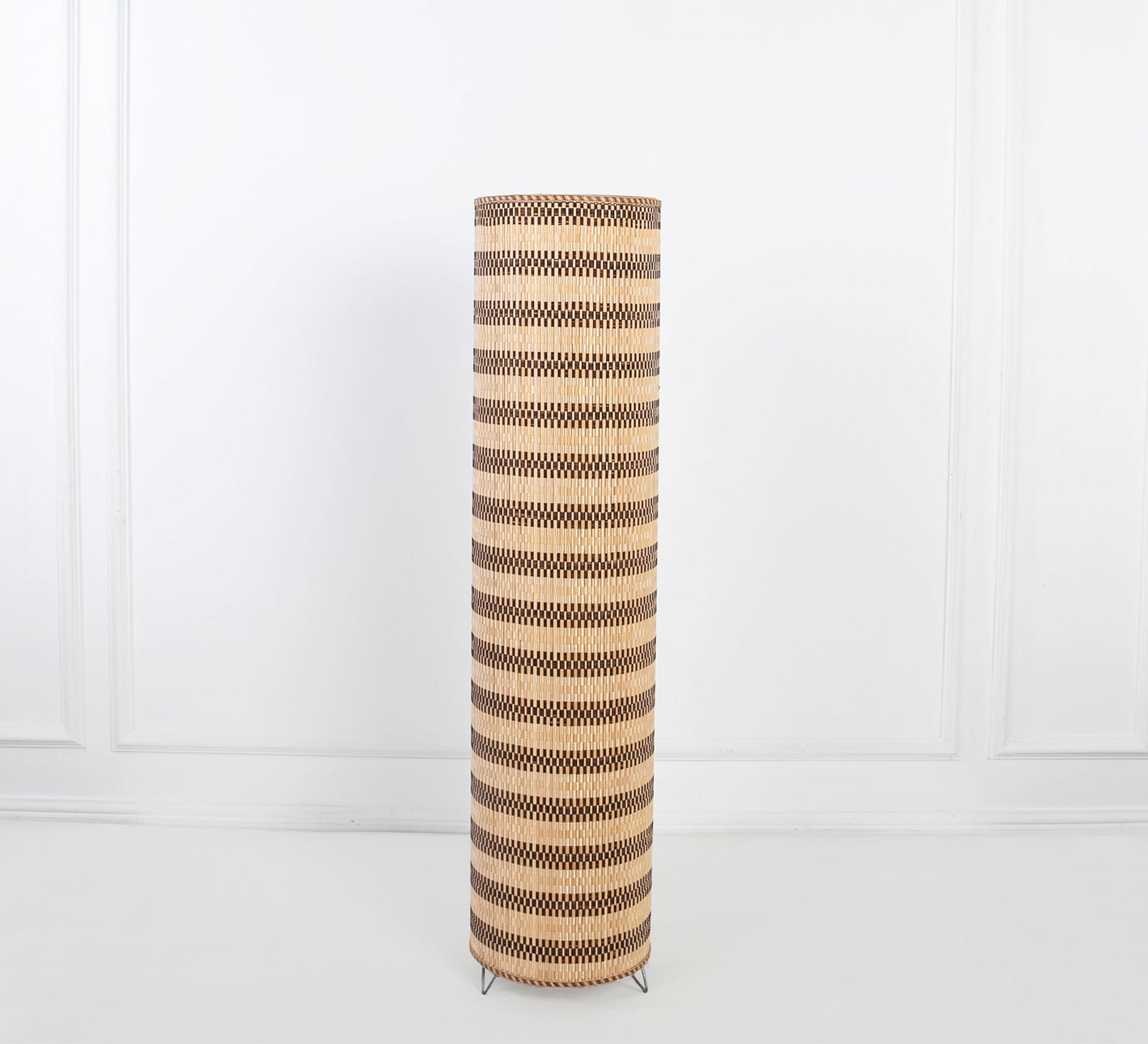 Tall cylindrical floor lamp in beige and brown - Vitrine Furniture - Lighting