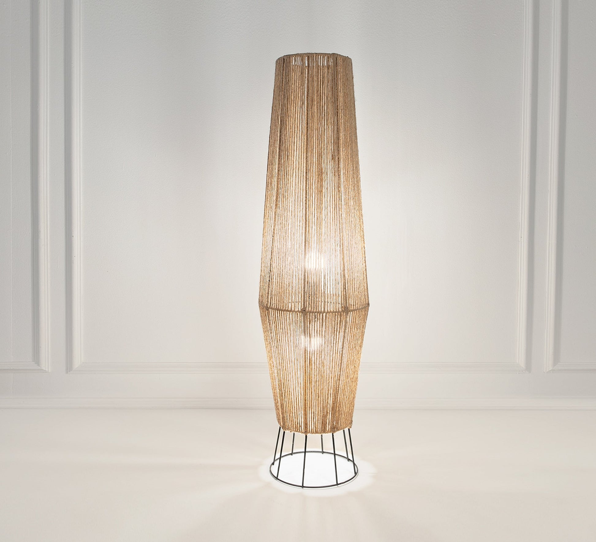 Tall floor lamp with round metal base - Vitrine Furniture - Lighting