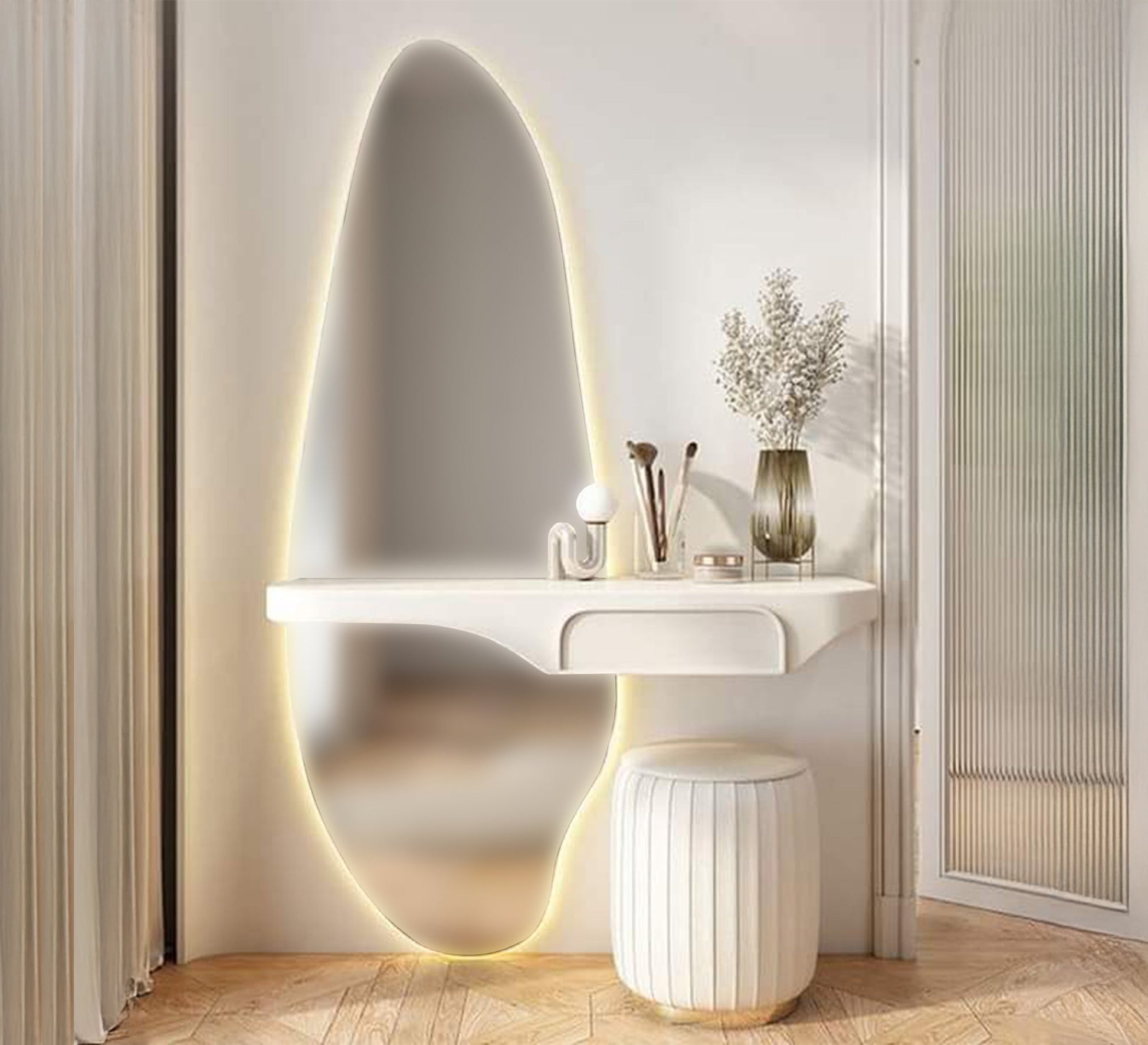 Tall irregular wall mirror with outer edges - Vitrine Furniture - Décor