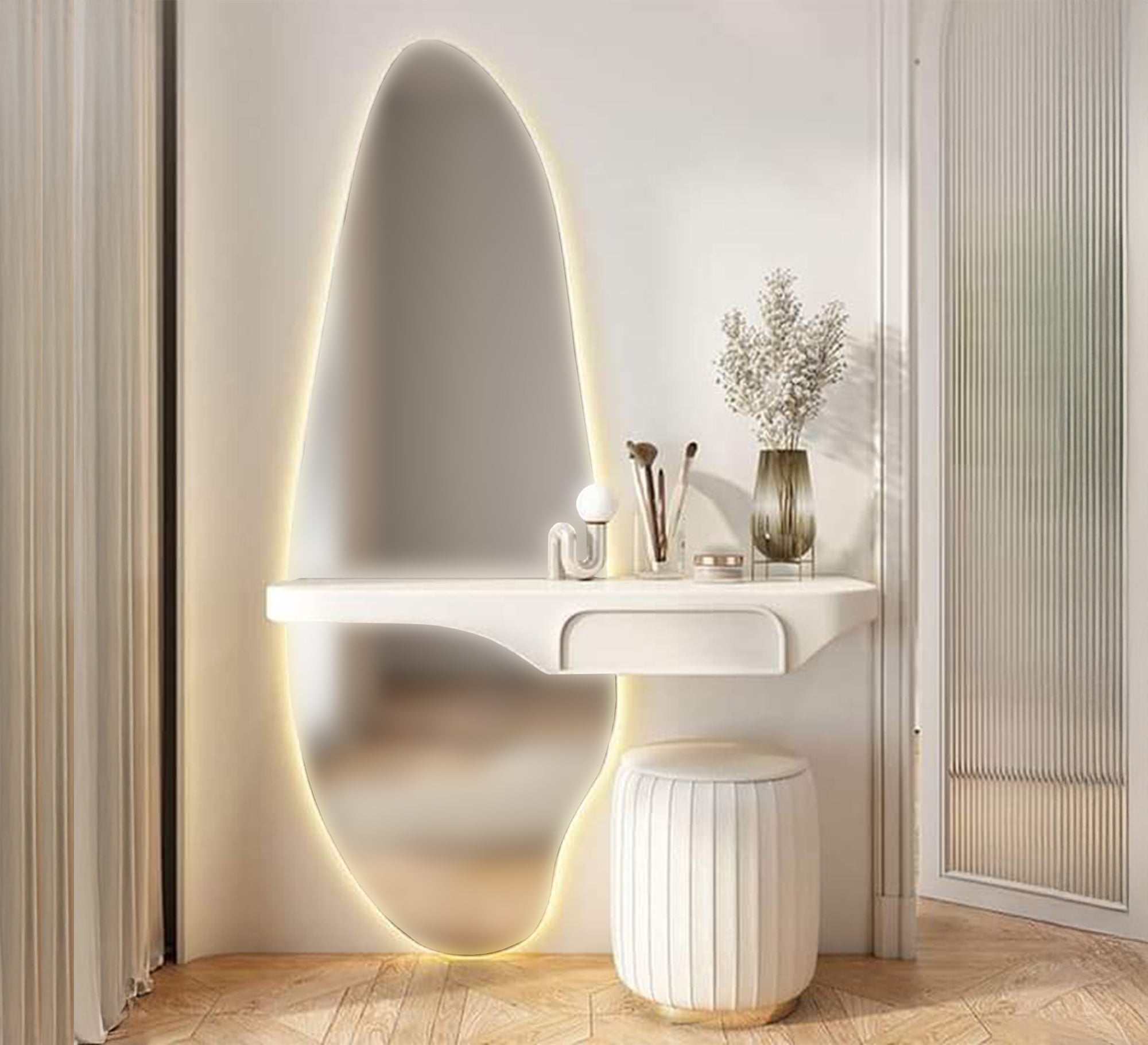 Tall irregular wall mirror with outer edges - Vitrine Furniture - Décor