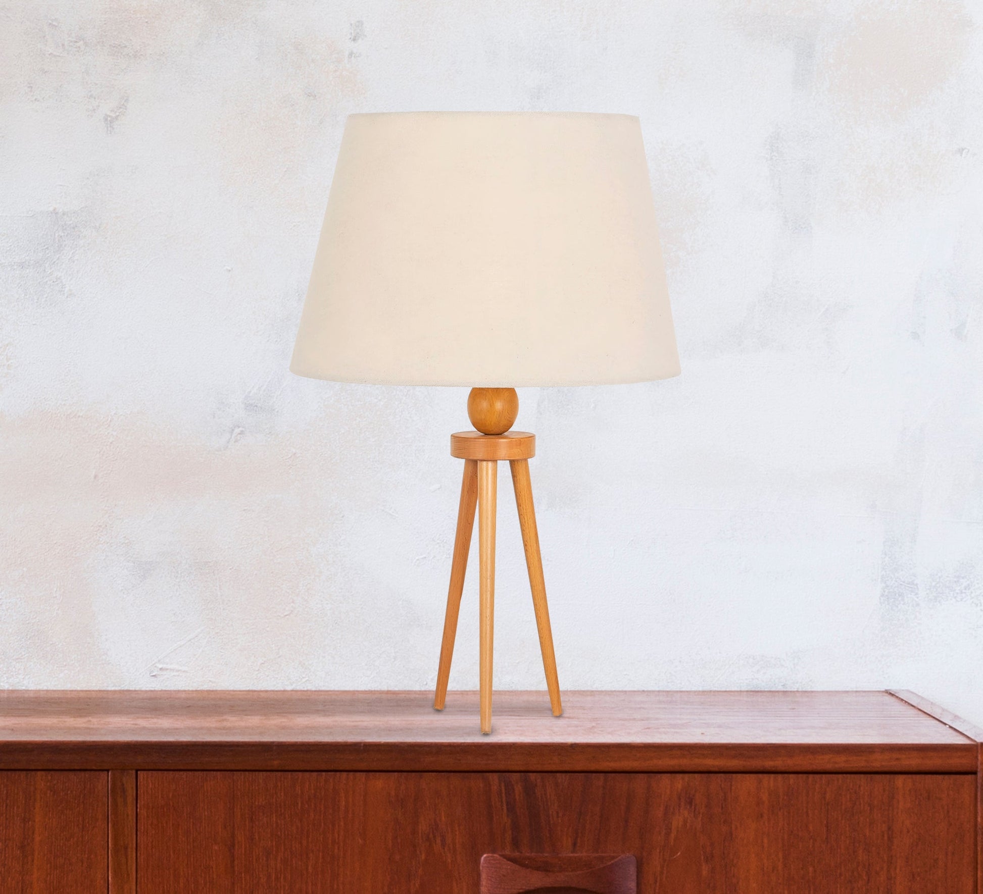 Three - legged lampshade - Vitrine Furniture - Lighting