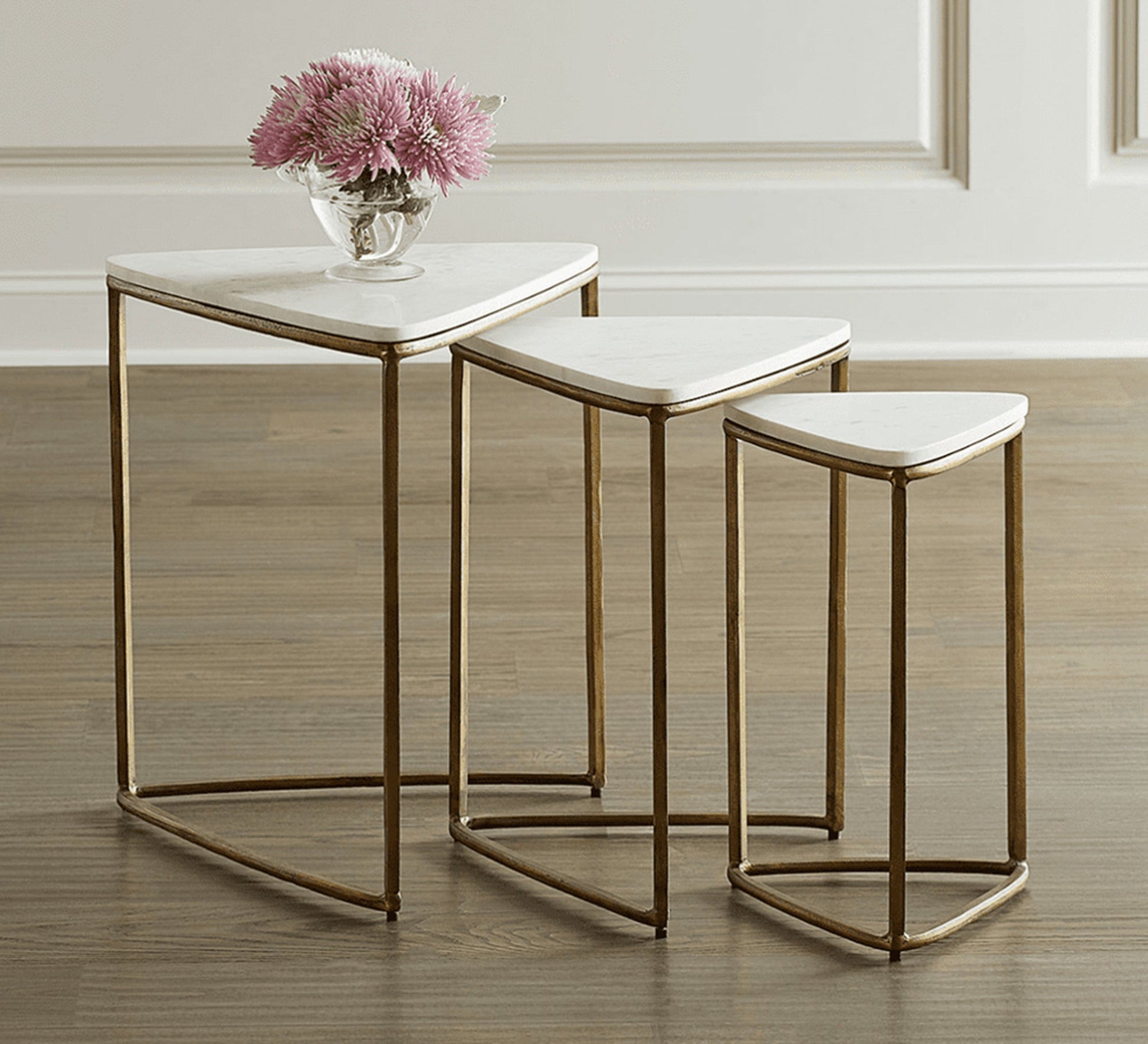Three side tables with triangular tops - Vitrine Furniture - Furniture