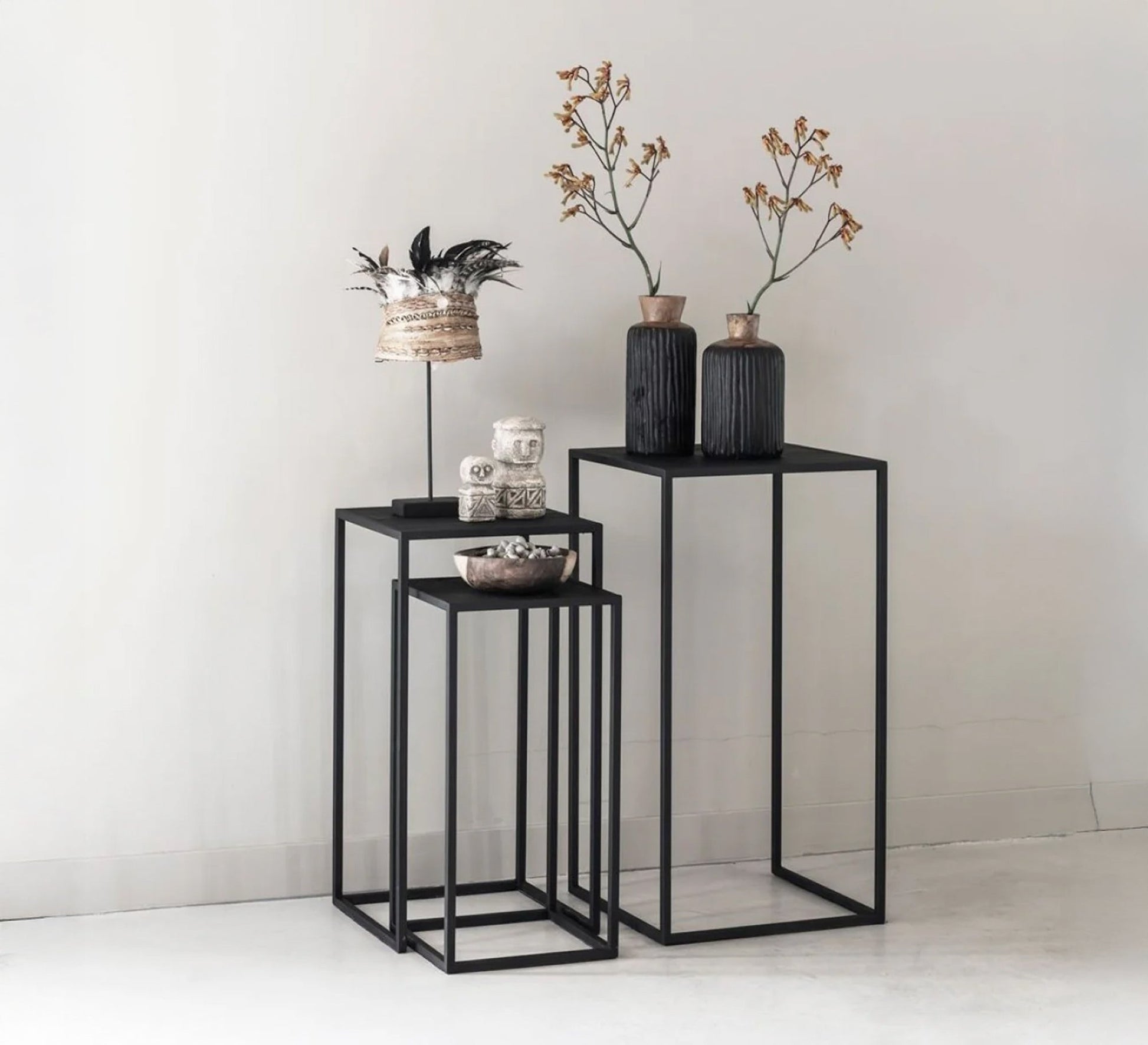 Three square tables of varying sizes - Vitrine Furniture - Furniture