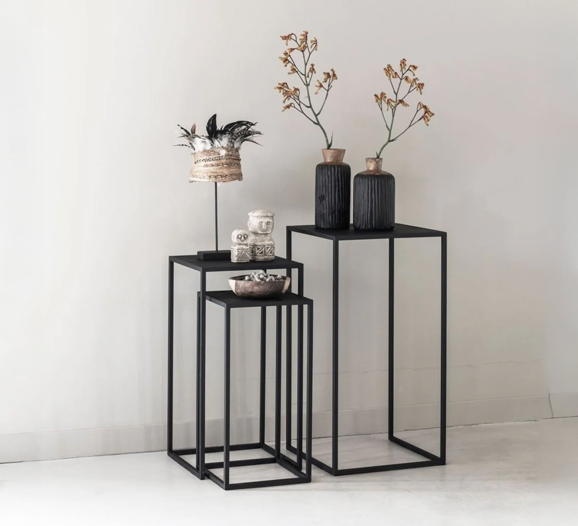 Three square tables of varying sizes - Vitrine Furniture - Furniture