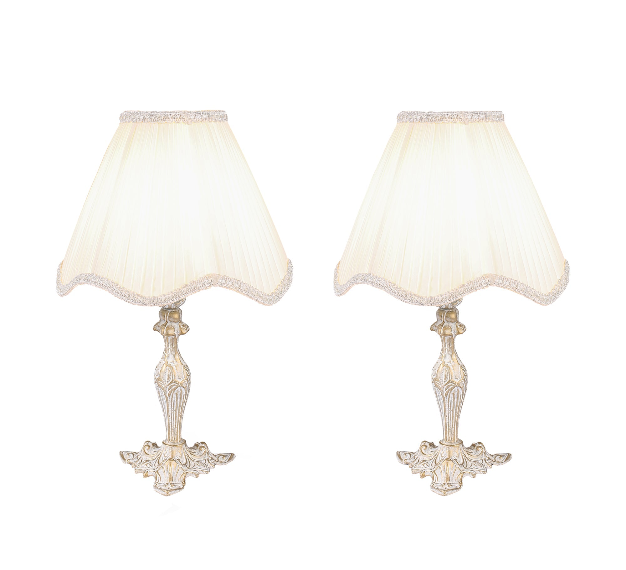 Two antique - looking table lamps add a touch of elegance. - Vitrine Furniture - Lighting