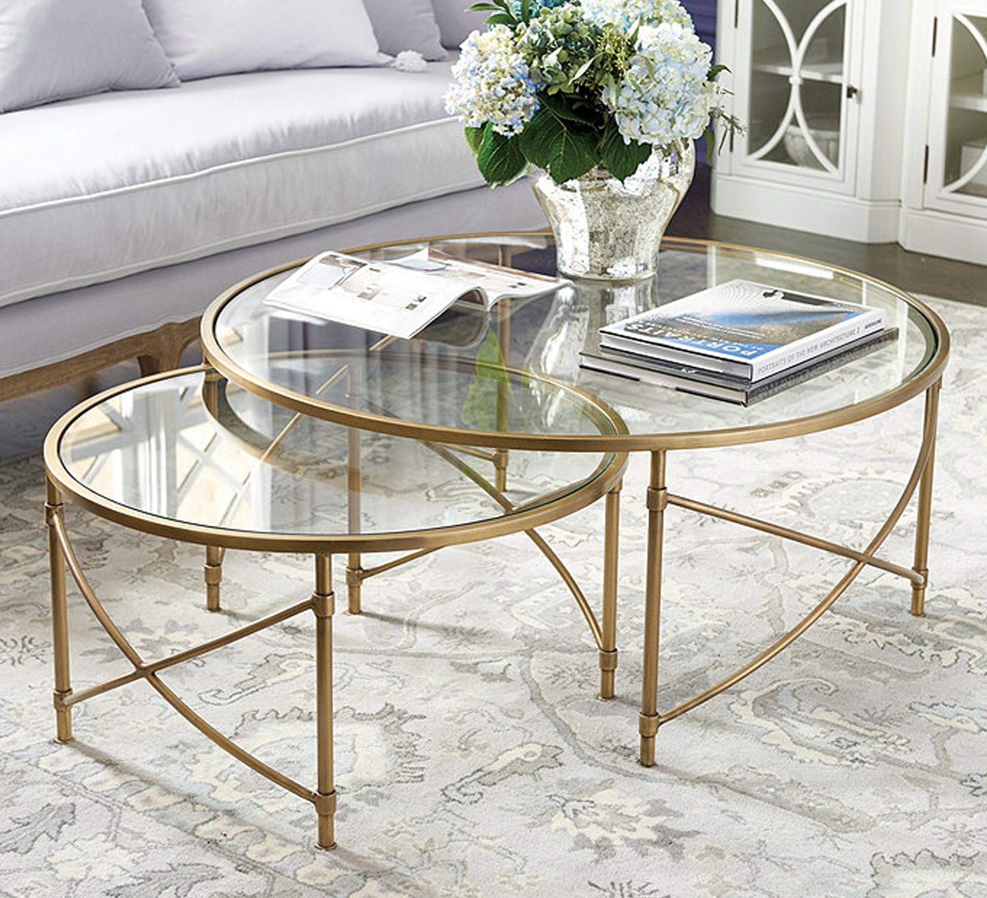 Two golden circular tables of different sizes - Vitrine Furniture - Furniture