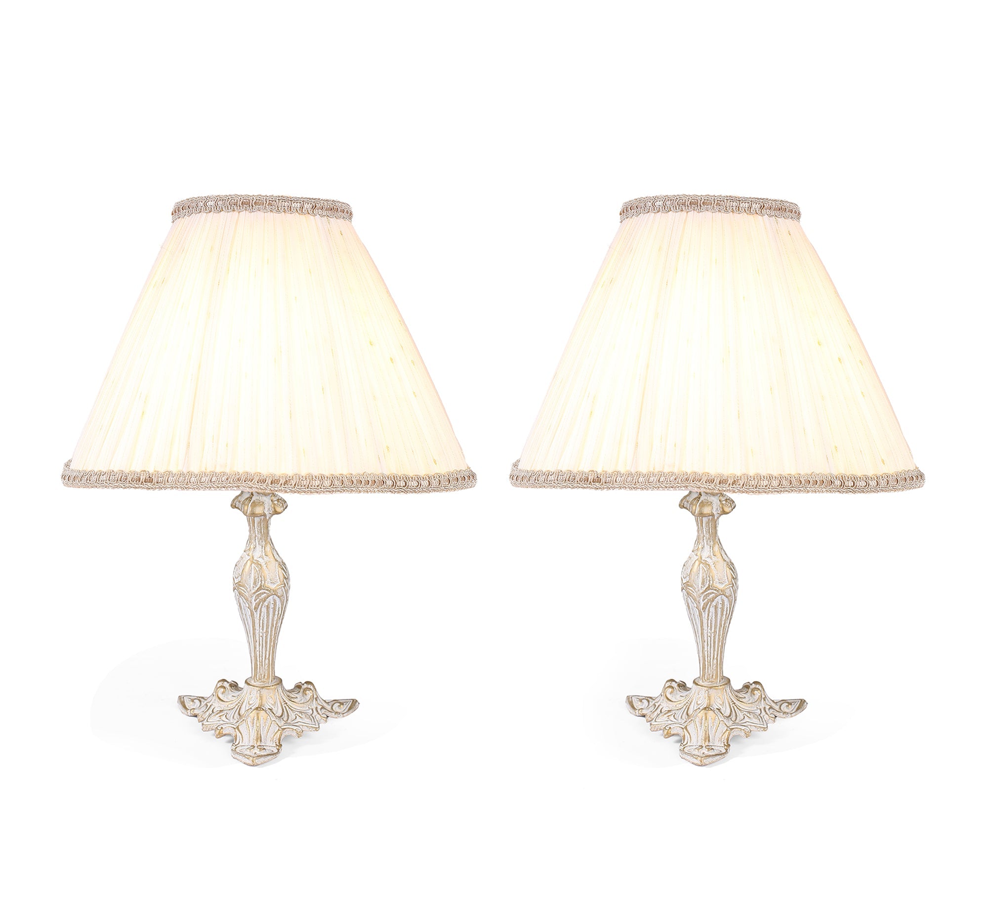 Two pieces of table lamp add a touch of elegance to bedrooms. - Vitrine Furniture - Lighting