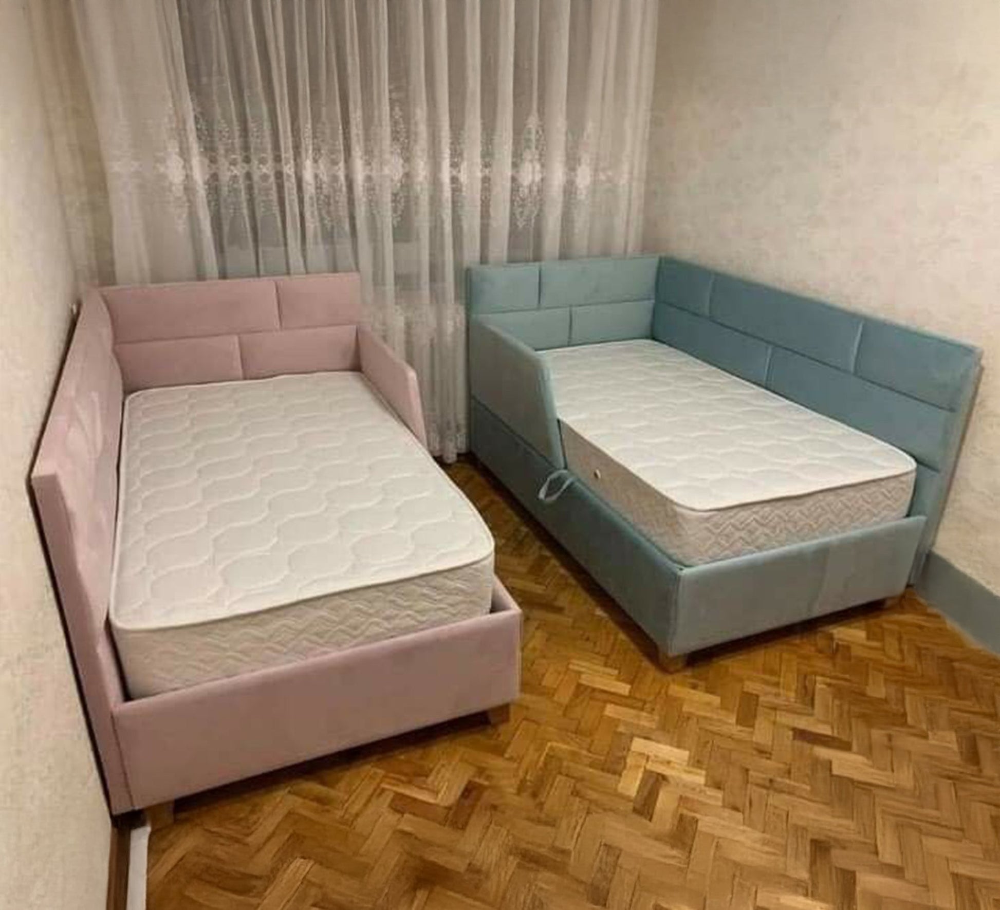 Two single beds with a practical design for children - Vitrine Furniture - Furniture