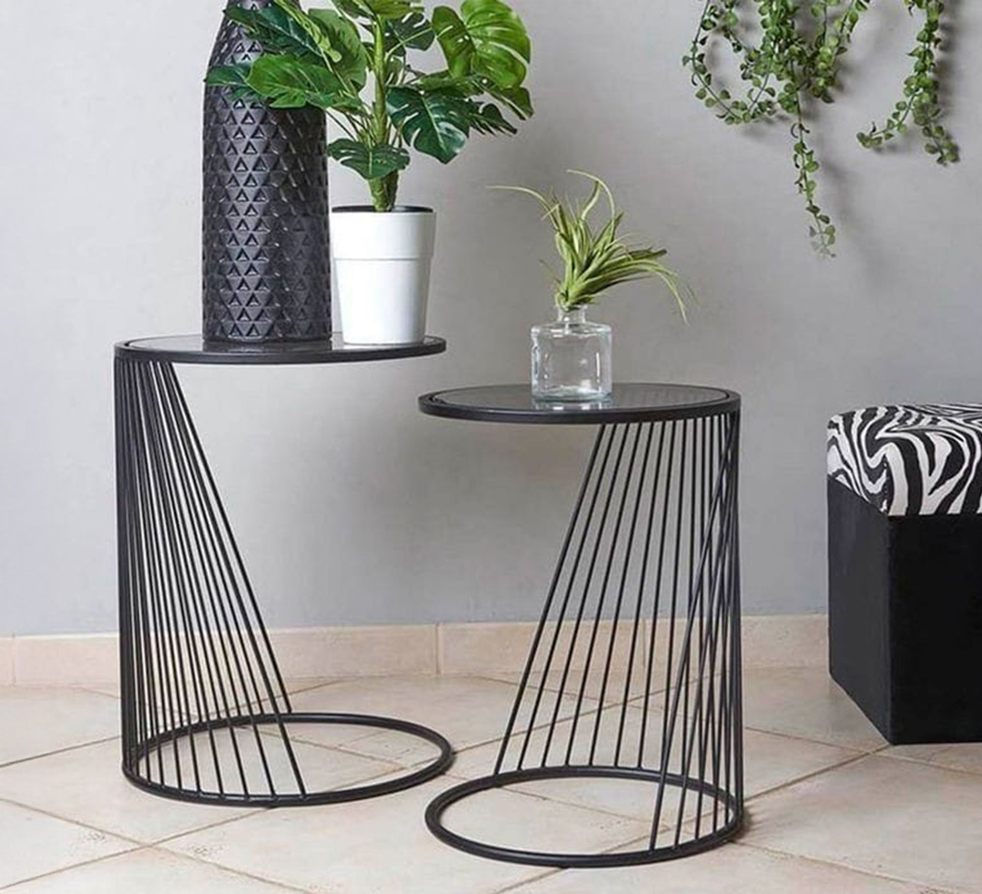Two tables with ray - shaped bases - Vitrine Furniture - Furniture