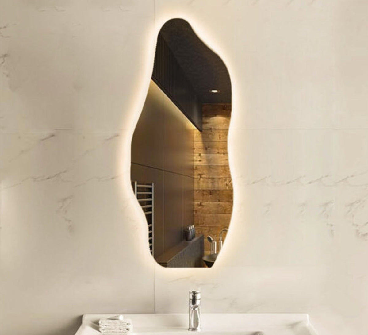 Vertical organic mirror with warm backlighting - Vitrine Furniture - Mirrors