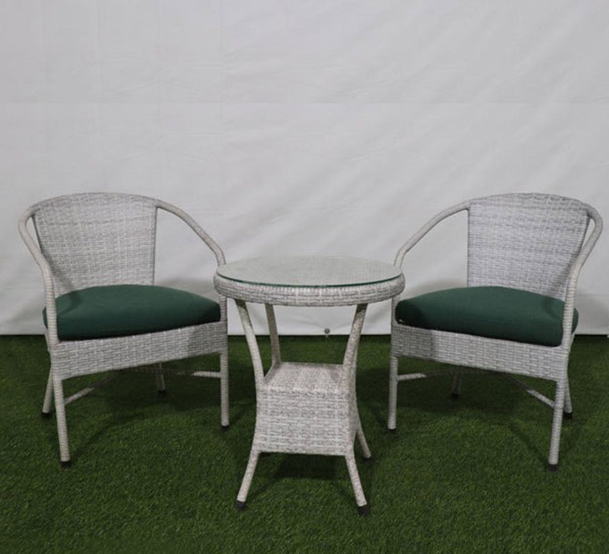 White and green outdoor seating set - Vitrine Furniture - Outdoor Products