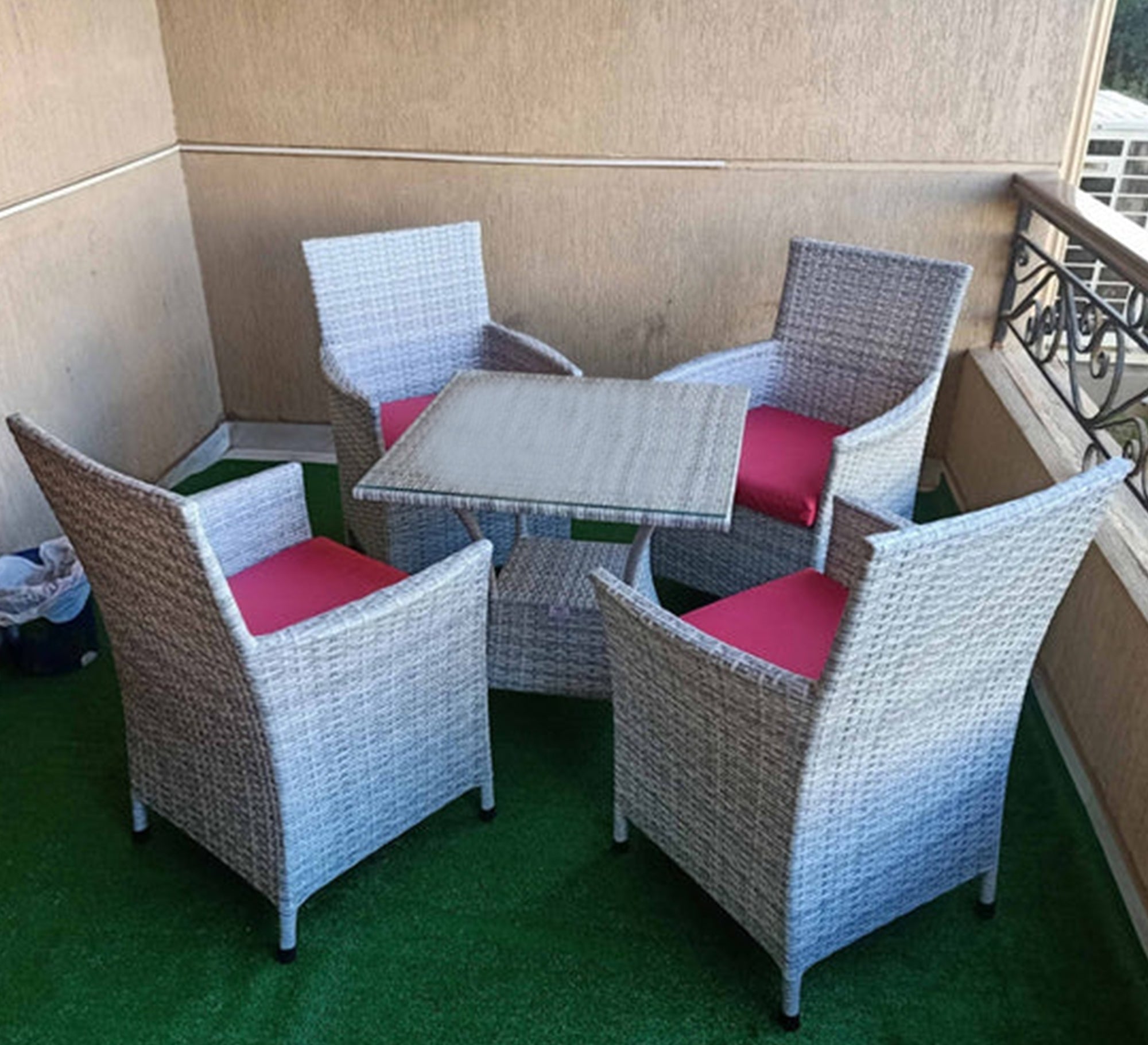 White and pink outdoor seating set - Vitrine Furniture - Outdoor Products