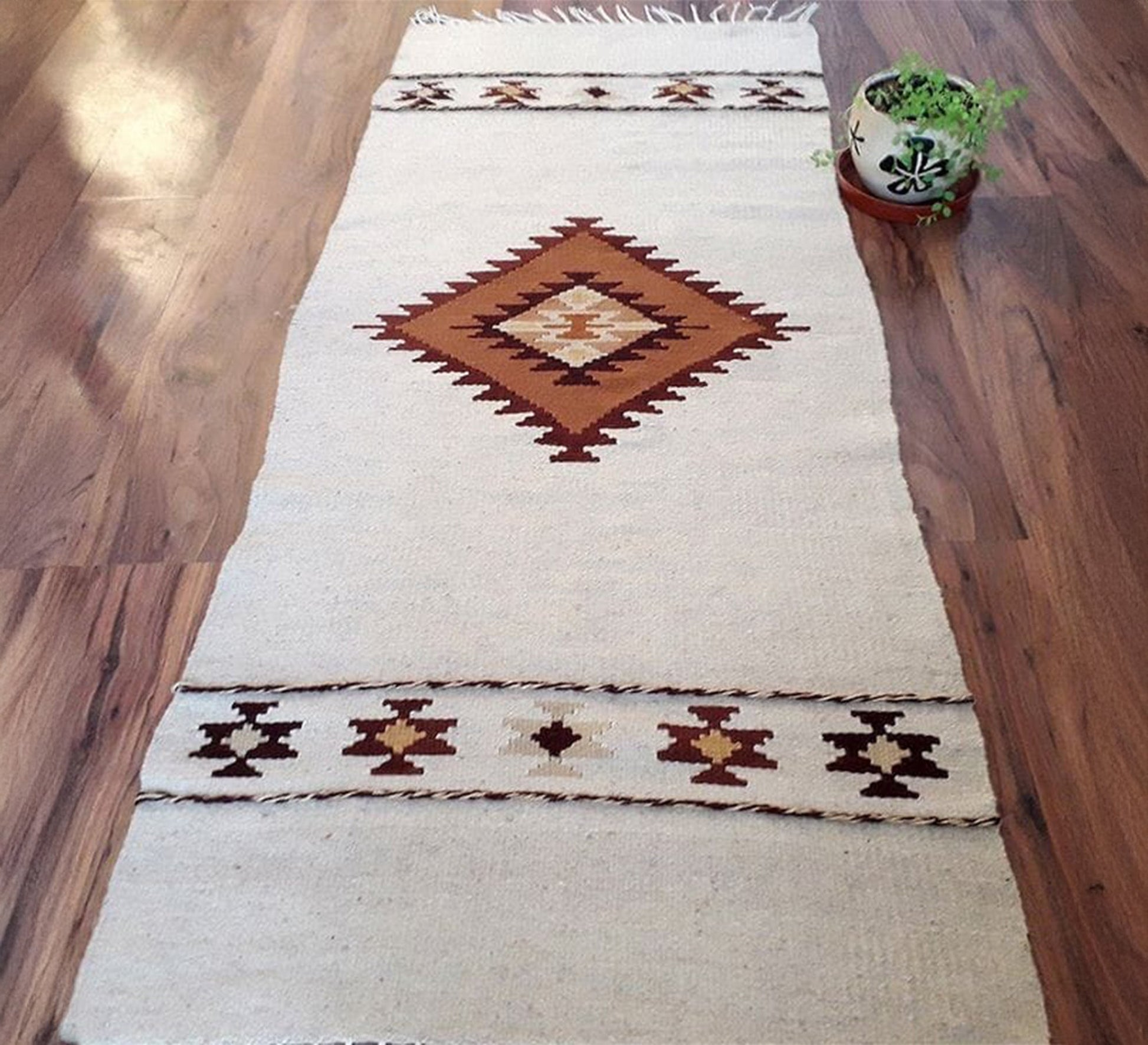 White brown diamond rug - Vitrine Furniture - Accessories