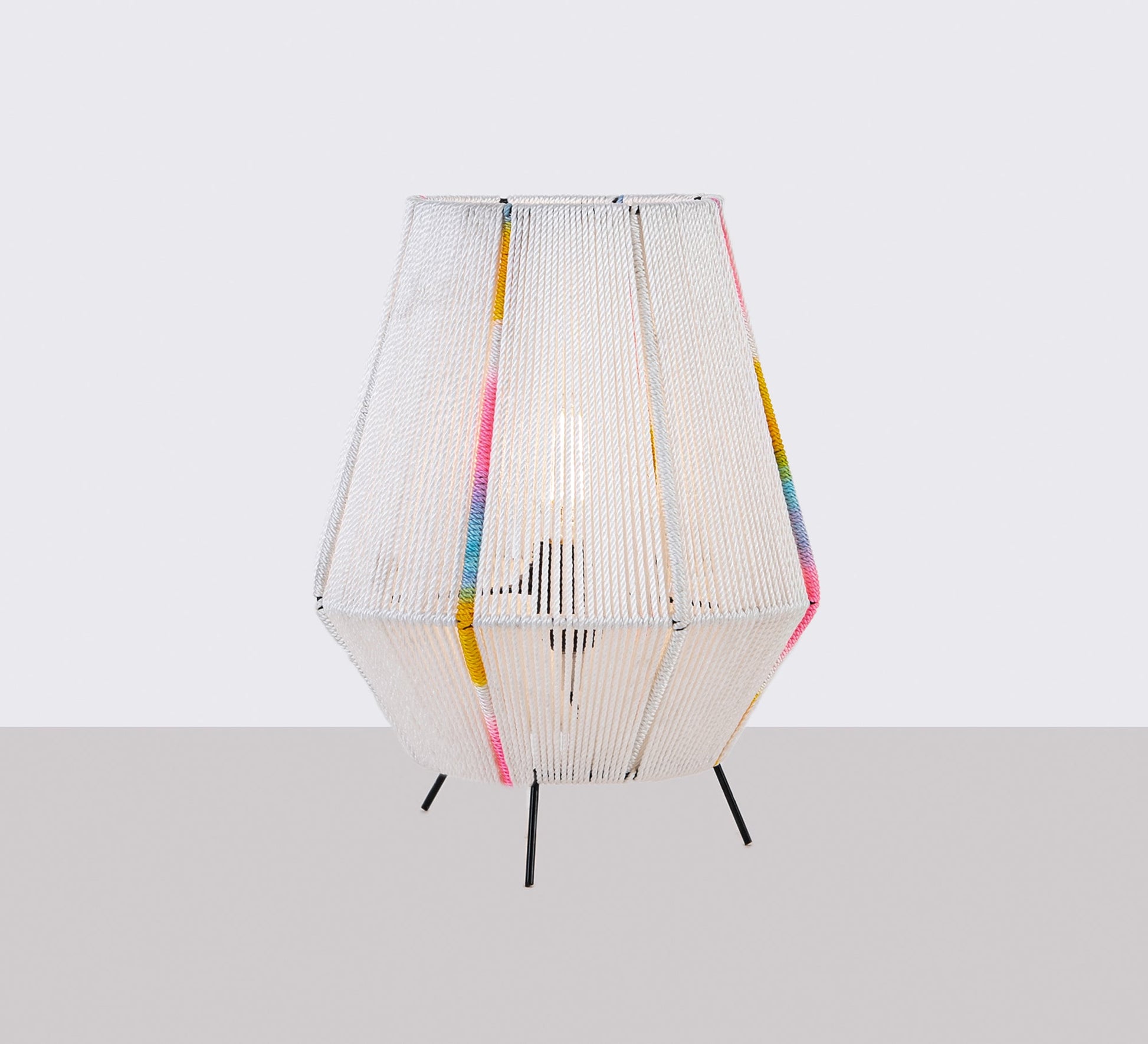 White lampshade with colored threads - Vitrine Furniture - Lighting