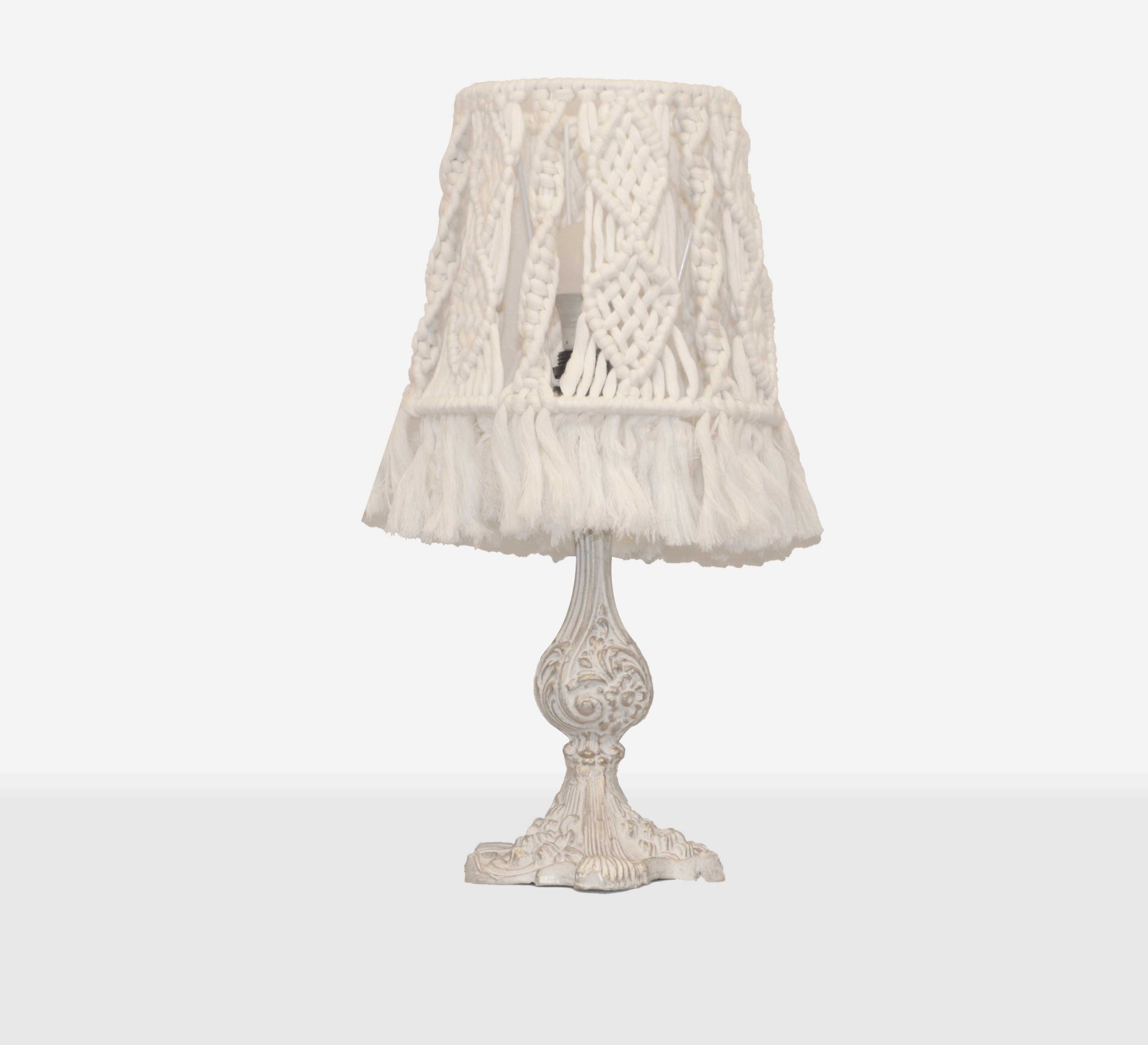 White macrame table lamp with antique design - Vitrine Furniture - Lighting