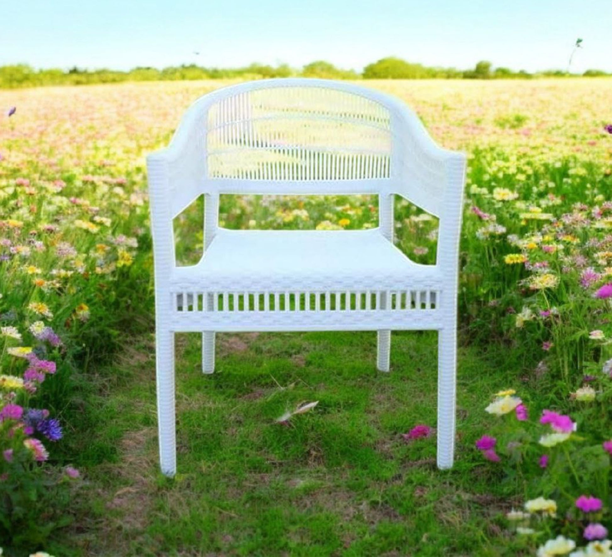 White oval outdoor seating set, elegant and modern - Vitrine Furniture - Outdoor Products