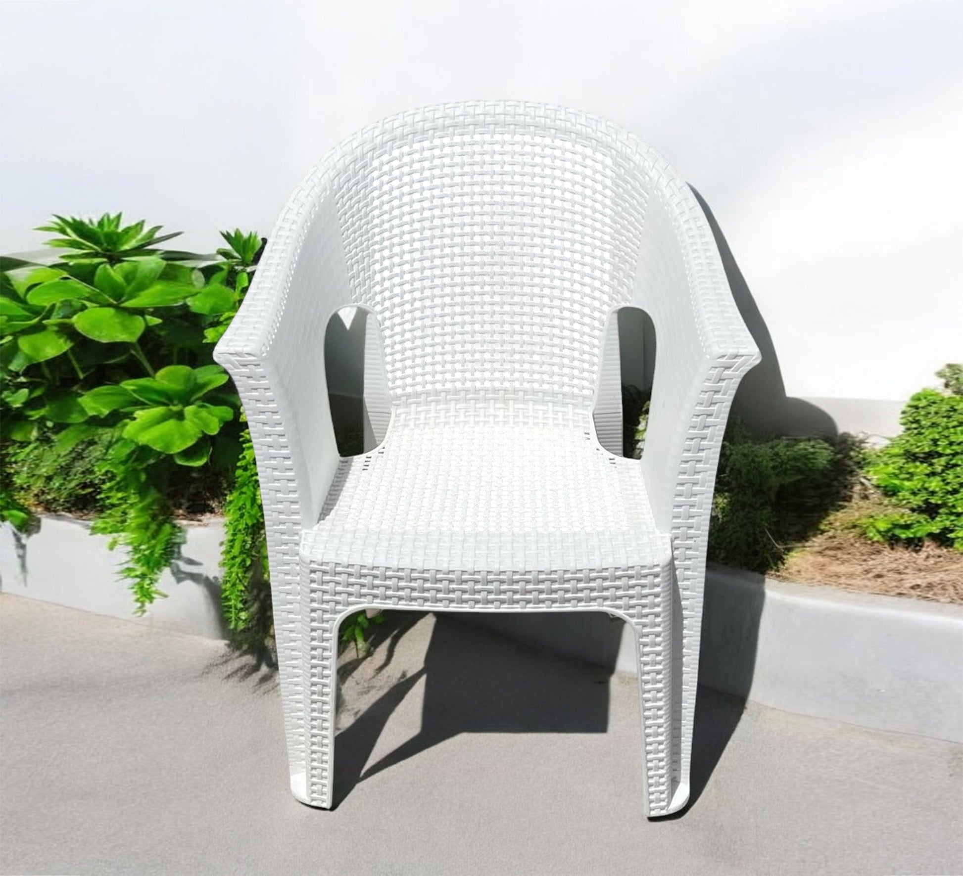 White rattan set, practical, stylish, and perfect for the garden - Vitrine Furniture - Outdoor Products