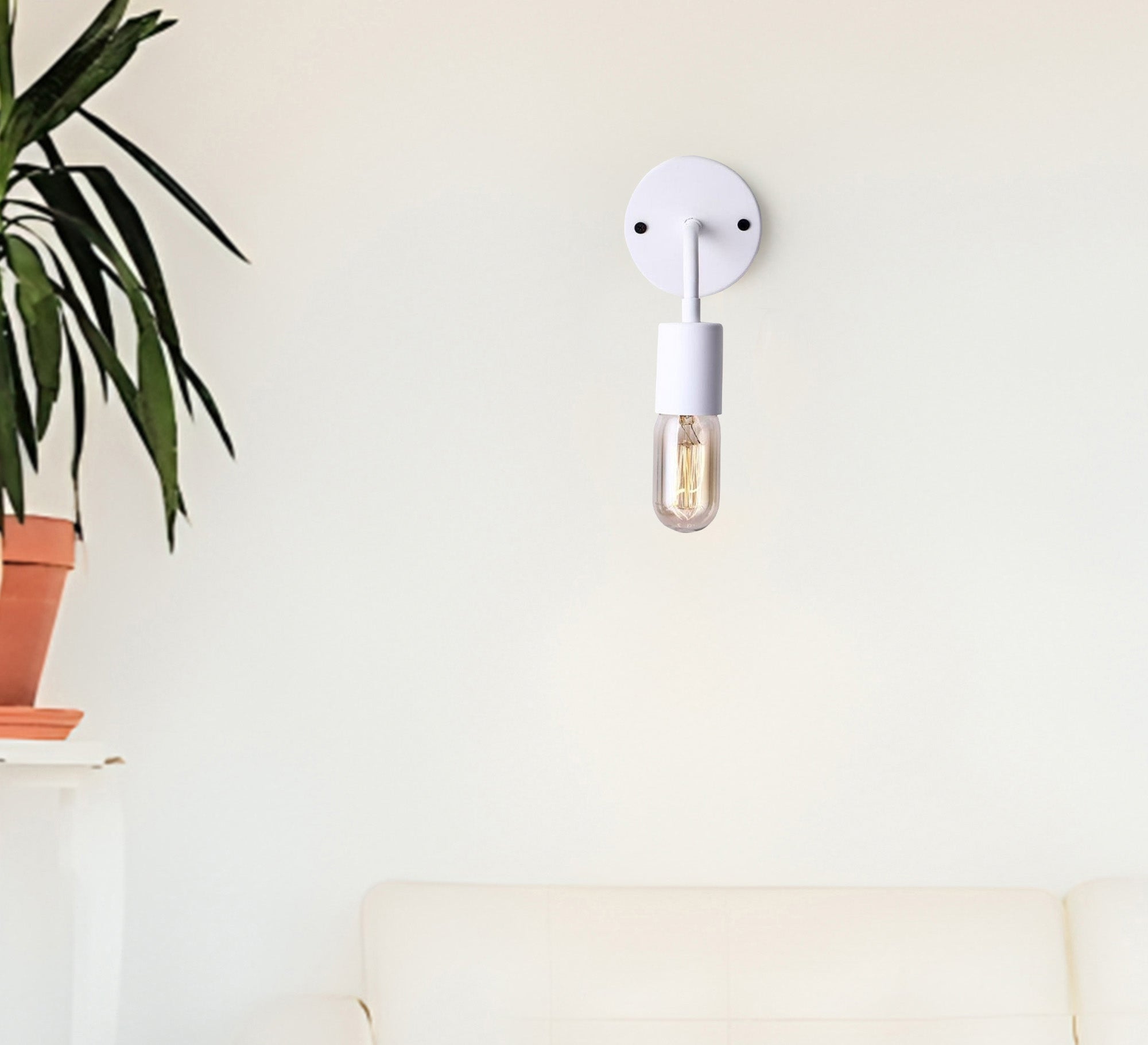 White wall ablique - Vitrine Furniture - Lighting