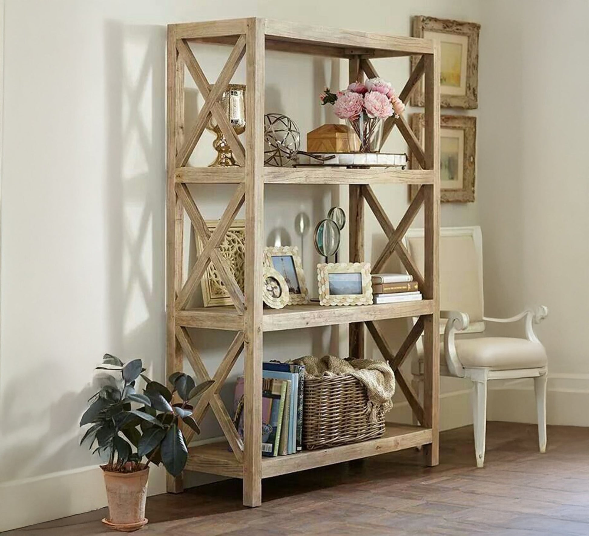 Wooden bookcase with a modern twist - Vitrine Furniture - Furniture