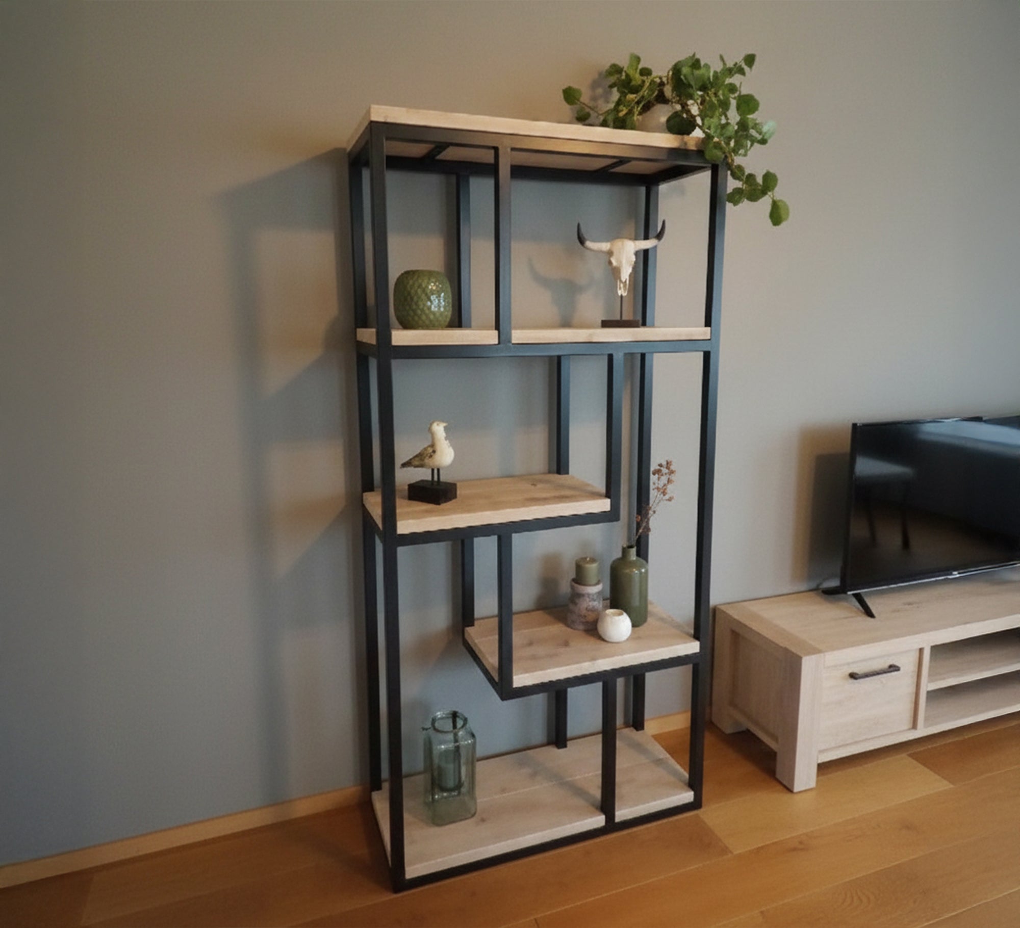 Wooden shelving unit with an elegant metal frame - Vitrine Furniture - Accessories